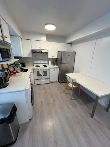 Renfrew-Collingwood House | Earles Guest room in Vancouver East