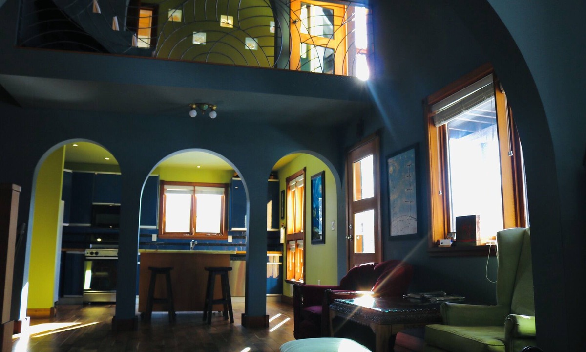 Rossland House | Eclectic Rossland House, Walk to town, Pet friendly #4789