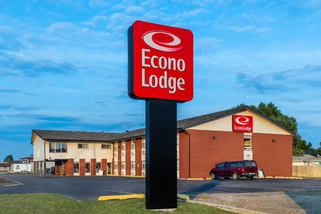 Taber Cabin | Econo Lodge