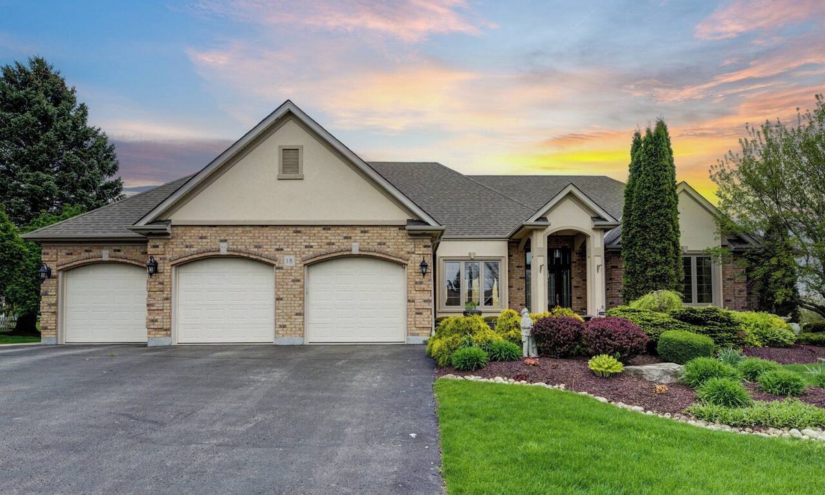 Township of Wellesley House | Elegance in this Stunning Retreat Center