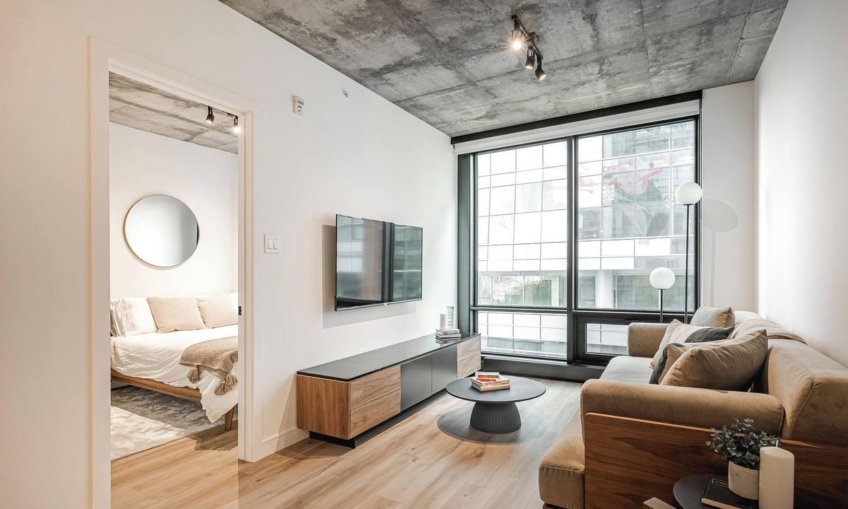 Shaughnessy Village Apartment | Elegant Comfort in Ville-Marie