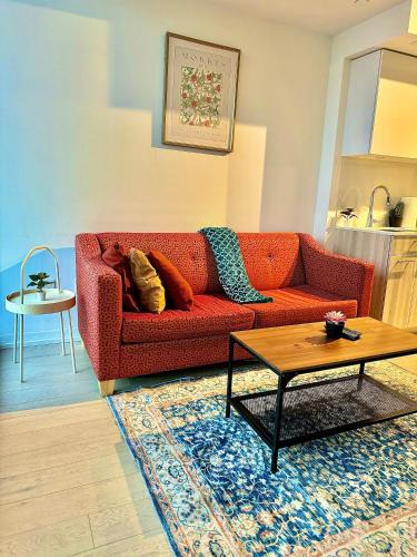 Garden District Apartment | Elegant Condo Near Eaton Centre Mall