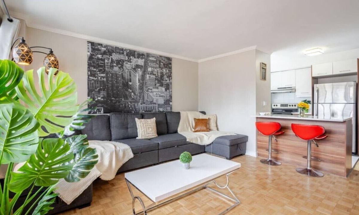 Downtown Montreal Apartment | Elegant Stay in Montréal