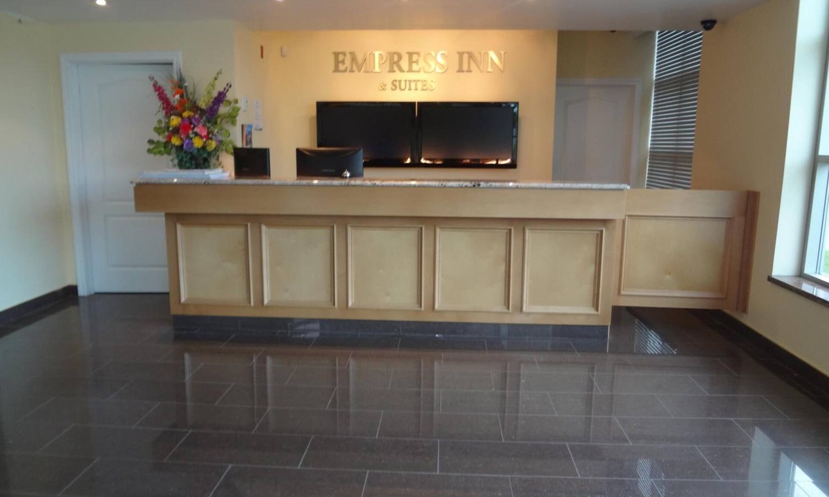Fallsview Hotel | Empress Inn and Suites by The Falls
