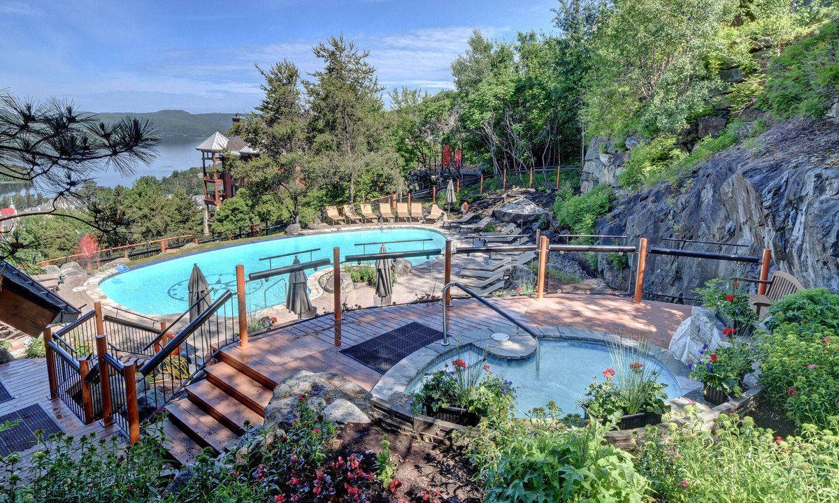 Mont-Tremblant Condo | Equinox Condo | Ski-in/Ski-out + Village Walk | Stunning Lake & Mountain View | Pool Access