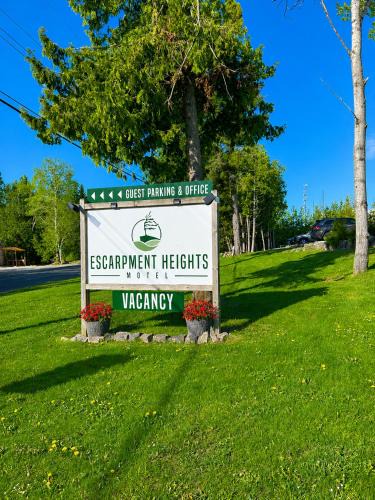 Tobermory Hotel | Escarpment Heights Motel