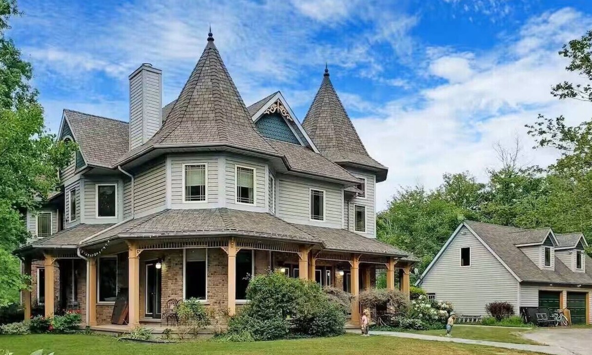 Welland Cottage | Evergreen Cottage | 58-Acre Farm Retreat w Pond