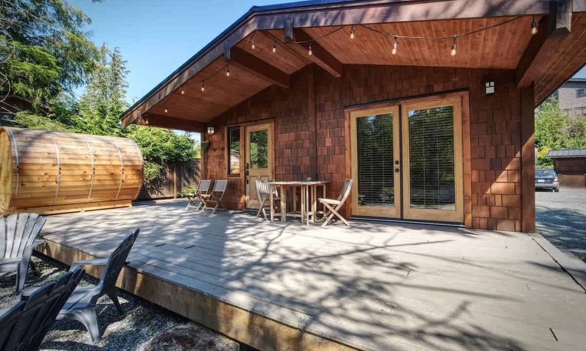 Port Renfrew Cabin | Explorers Retreat Private Sauna - Pet Friendly