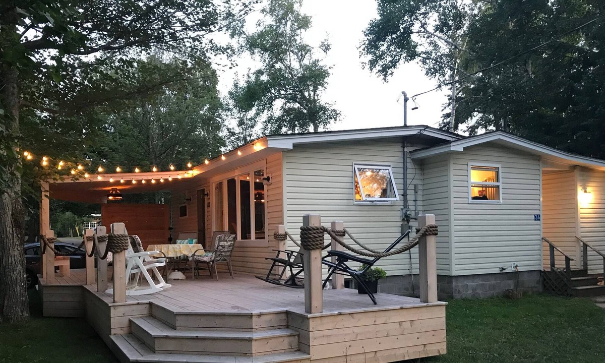 The Bluff Cottage | Family Beach House in the Bluffs