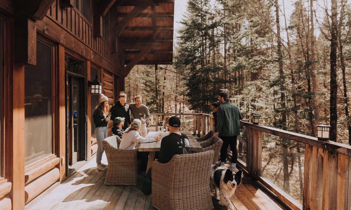 Lac Superieur Village Cabin | Family Dream Chalet Climbing wall Spa Foyer