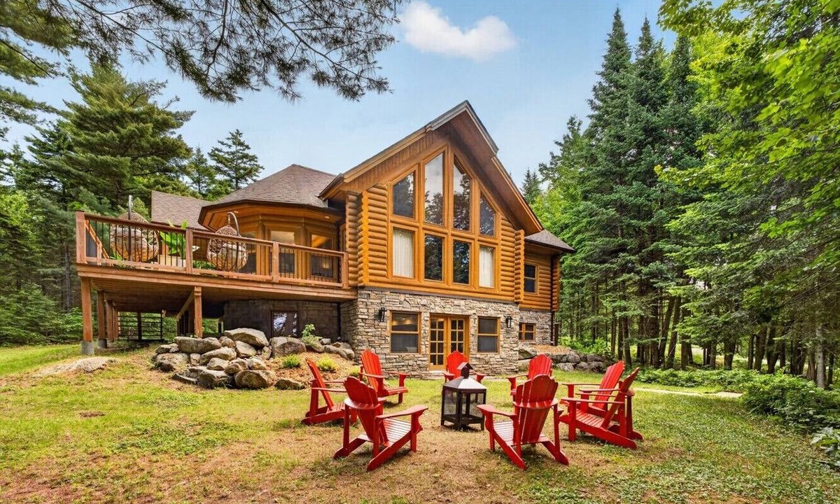 Fiddler Lake Resort House | Fiddler Lake Resort - Deer 16