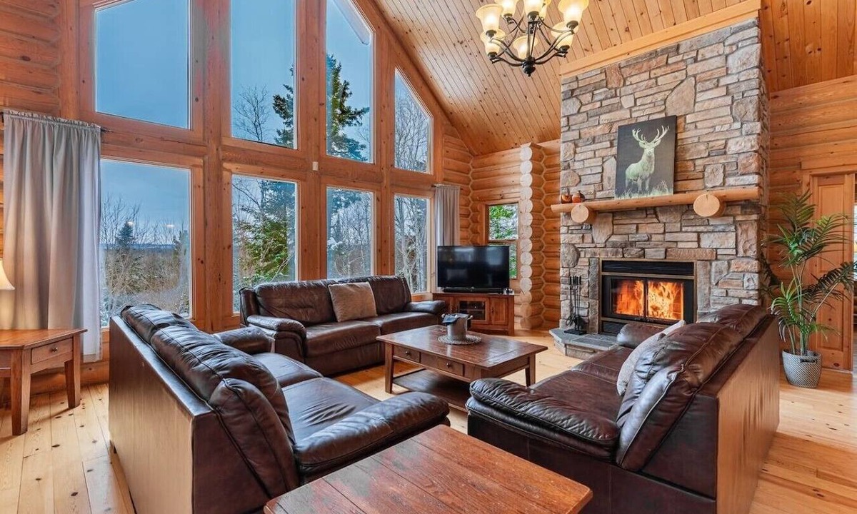 Fiddler Lake Resort House | Fiddler Lake Resort - Deer 90