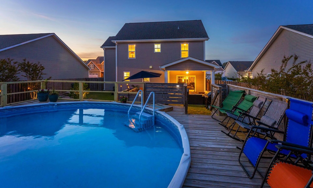 Wrightsboro House | *Fire pit & Pool*Modern Coastal Home*Dog Friendly*