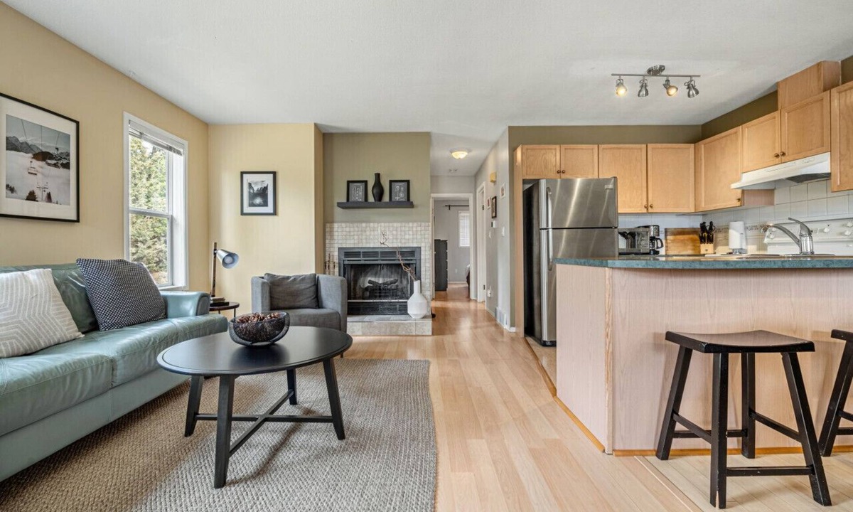 Invermere Apartment | Forest Heights | Central | King Bed | Affordable