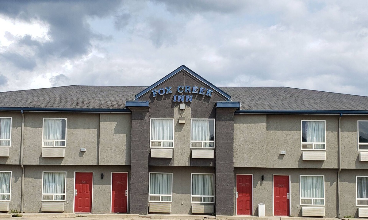 Fox Creek Hotel | Fox Creek Inn
