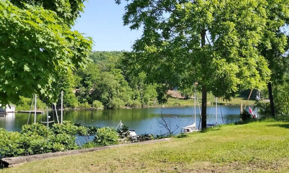 Prince Edward House | Franklin's Corner Overlooking Picton Bay