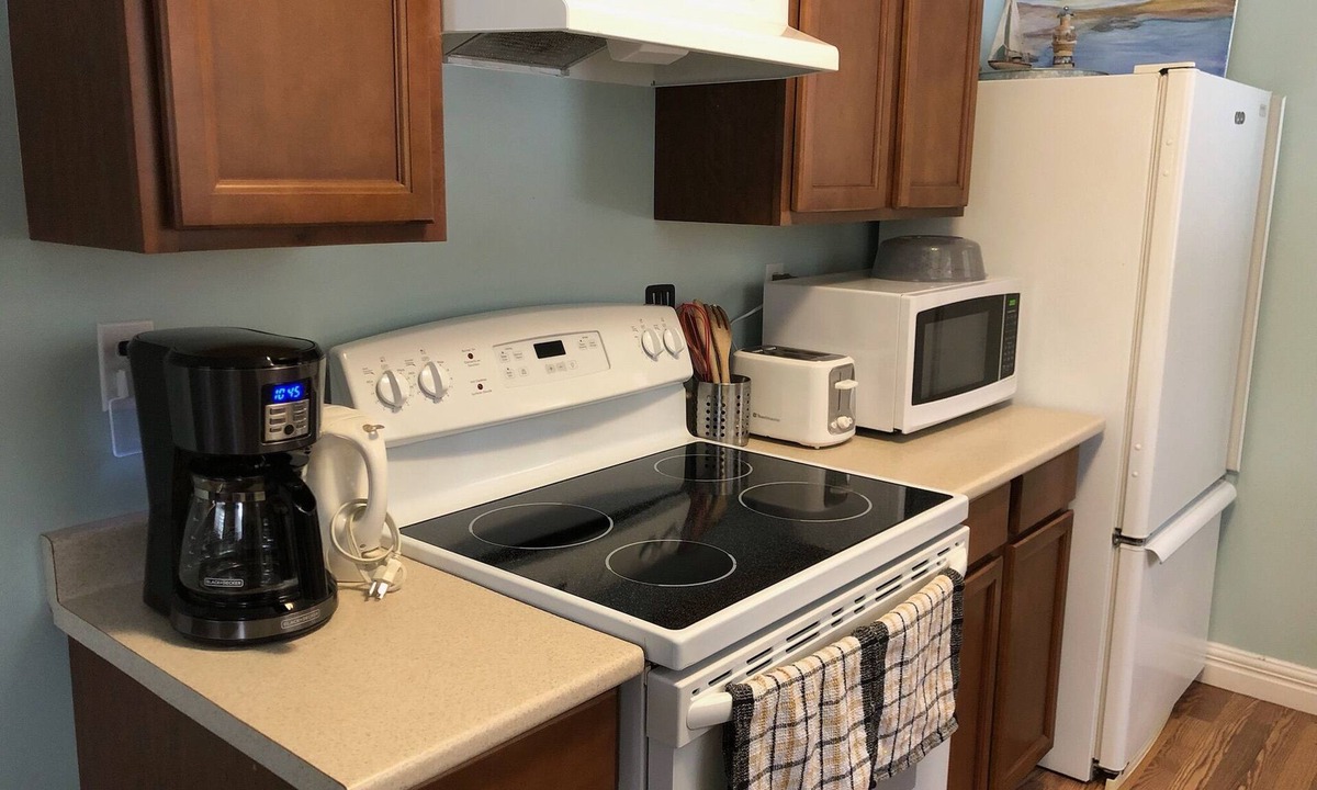 Fredericton House | Freddy Best Value Suite-FreeParking🚗Self✅1Bdrm2🛌Private🚪w/🧺🔥🌲🚲🐾