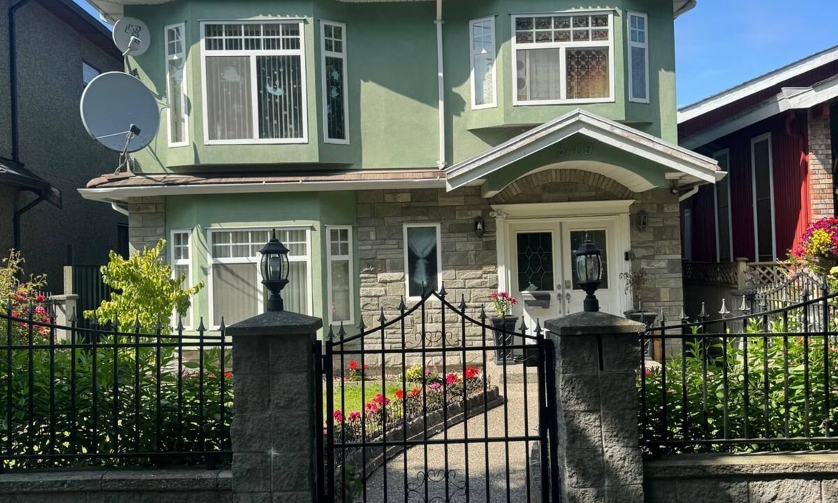 Hastings House | Friendly Home, where your family will be close to everything during your stay.