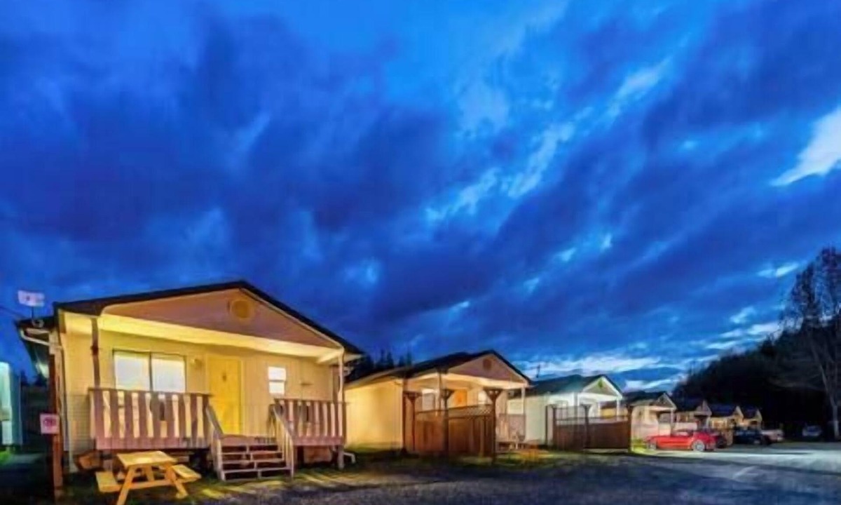 Alert Bay Cabin | (G) Standard Double Cabin (pet friendly)