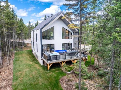 Shannon Ski Chalet | Game Room Spa & Sauna - Le Drakkar