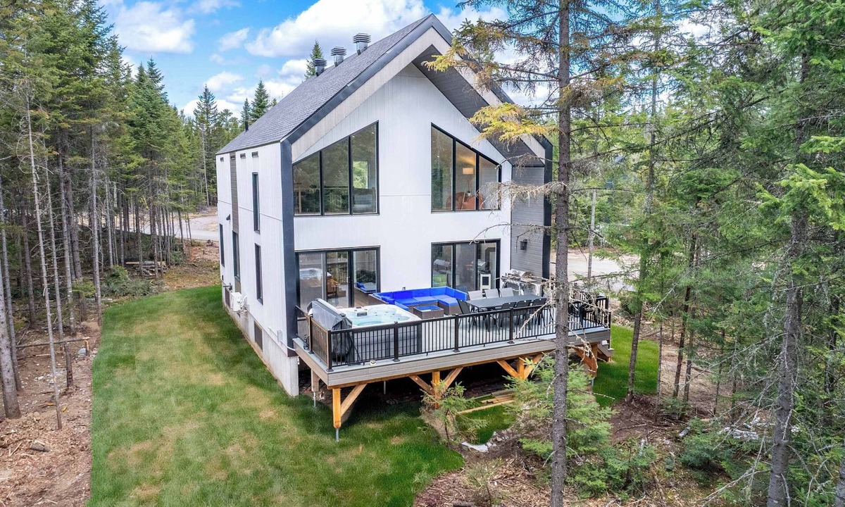 Shannon Ski Chalet | Game Room, Spa & Sauna | Le Drakkar
