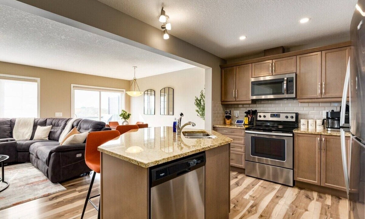 Airdrie House | "Ginger" 3 bed Family Airdrie Home