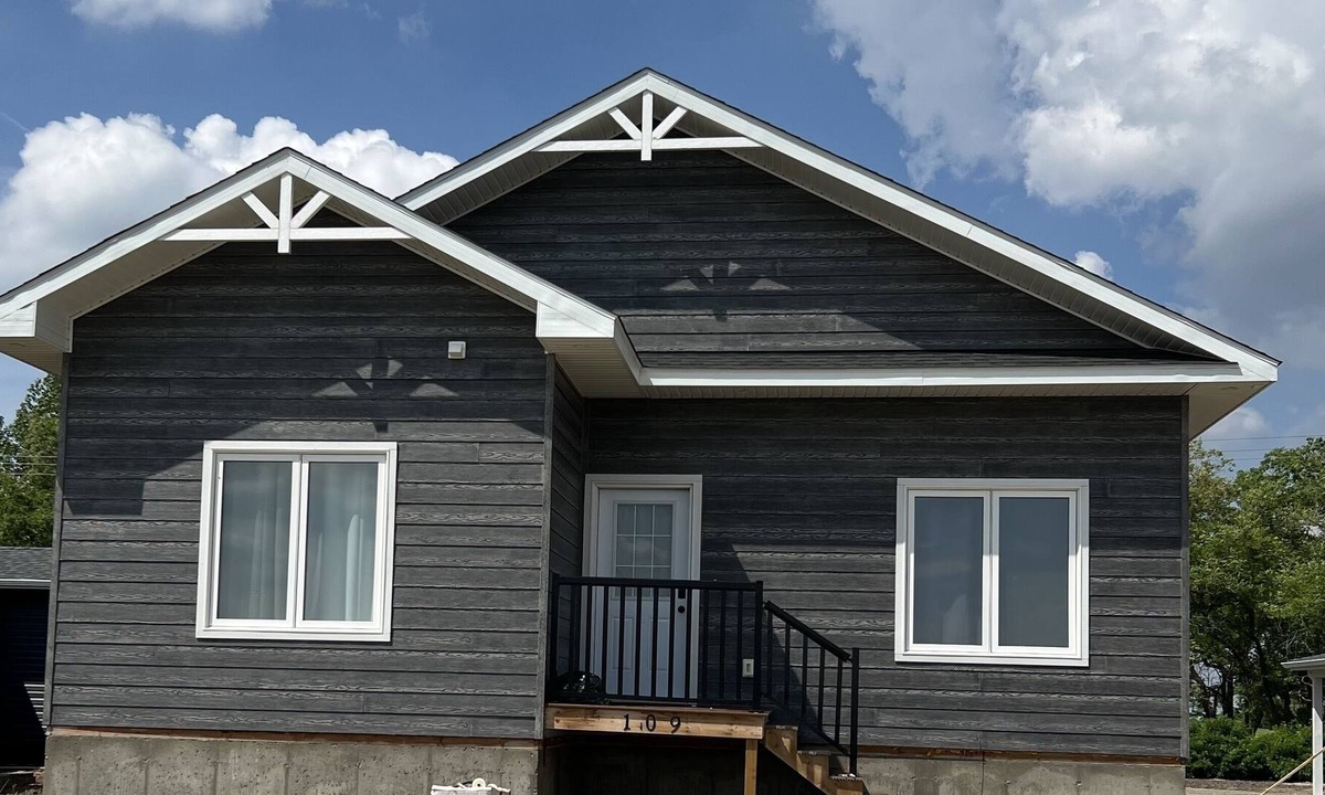 Elbow Cabin | Golf Course property--10 min walk to beach & Lake Diefenbaker.
