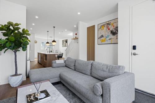Mount Pleasant Apartment | Gorgeous 6BR Luxury Home Downtown Views