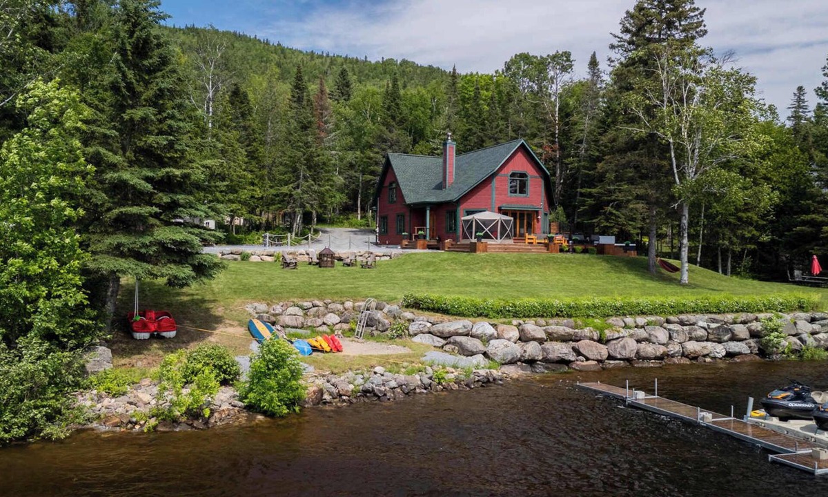 Pohenegamook Ski Chalet | Grand Chene - Private Spa & Lakefront