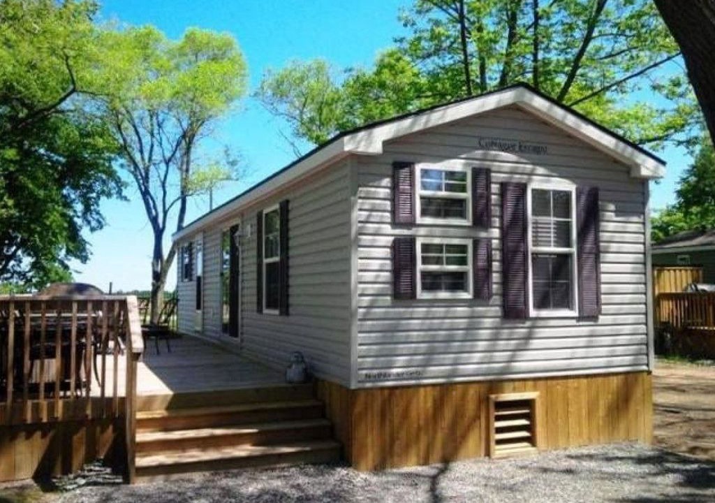 Virgil Cabin | Great Blue Resorts - Vine Ridge Resort - Niagara-on-the-Lake - 2 Bedroom Cottage 3