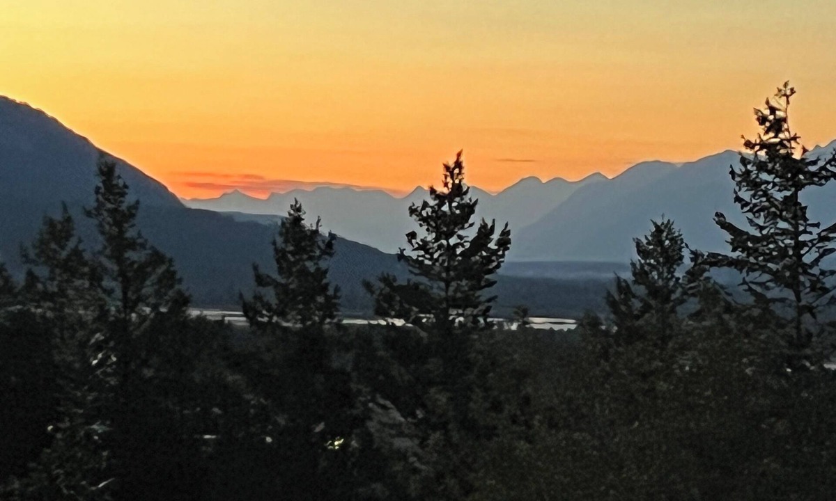 Radium Hot Springs Condo | Great Location for Outdoor Activities | Amazing Views | 2 BDR & 2 Bath End Unit