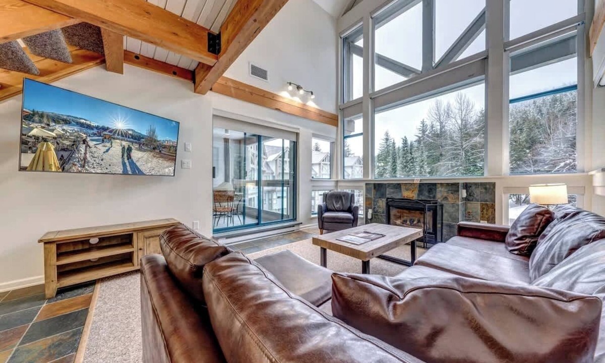 Upper Village Condo | Greystone Lodge 413 Ski-in/Out by Acer Vacations