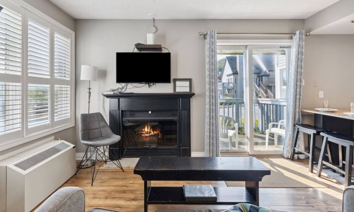 Craigleith Apartment | Ground Floor Hideaway at 307 with Hot Tub
