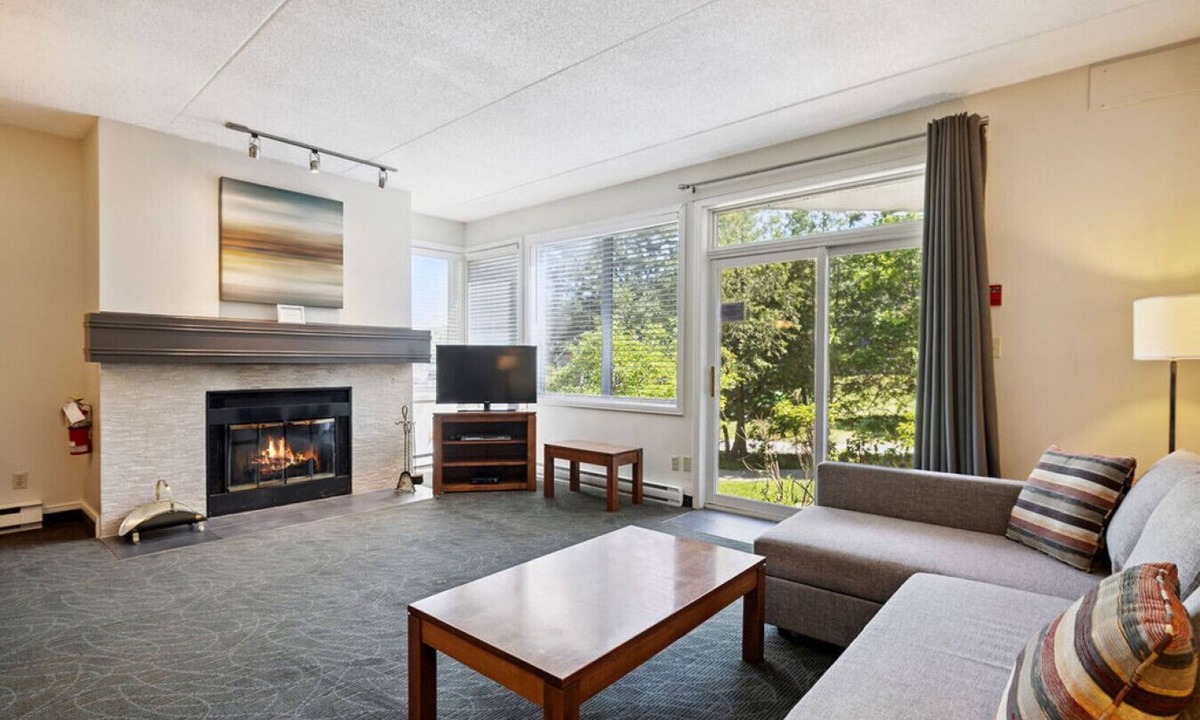 The Blue Mountains Apartment | Ground-Floor Cachet Crossing, Steps to BM Village!