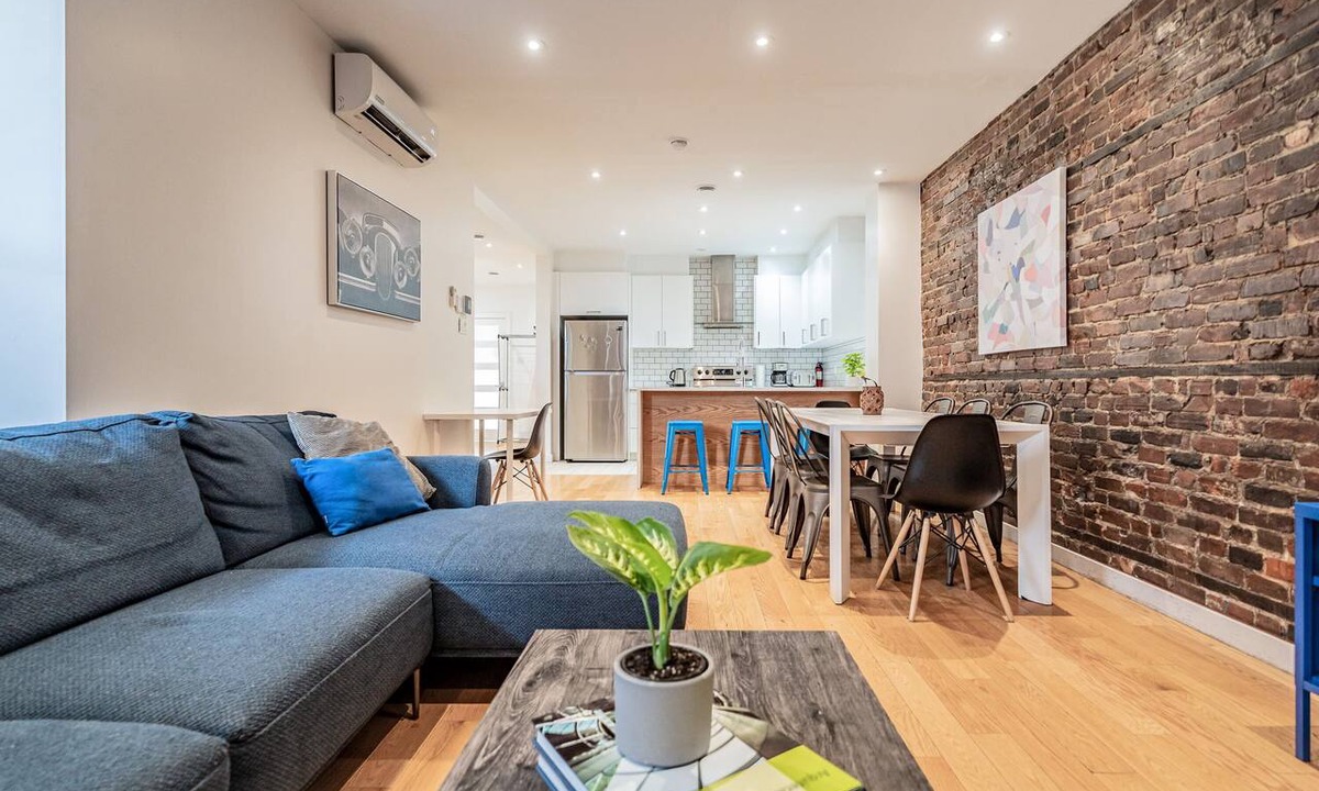 Plateau Mont Royal Apartment | Group Stay on Mont-Royal Ave with Free Parking