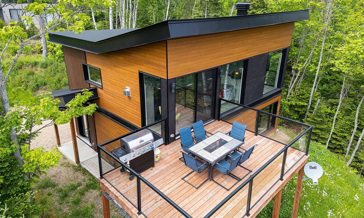 Saint-Joseph-de-la-Rive House | Hôtel à la maison - SOL HAVN