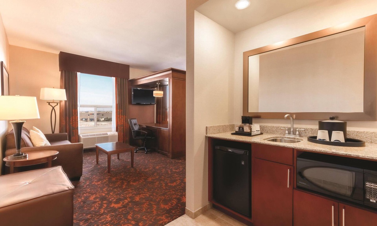 Southeast Edmonton Hotel | Hampton Inn by Hilton Edmonton/South, Alberta, Canada