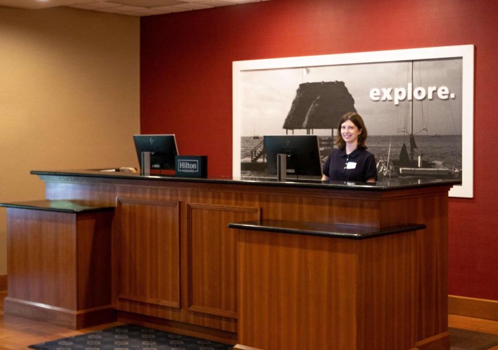 Ware Hotel | Hampton Inn Gloucester