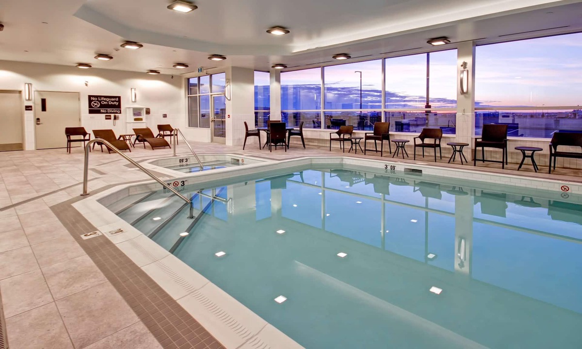 Medicine Hat Hotel | Hampton Inn & Suites by Hilton Medicine Hat