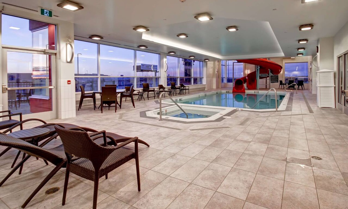 Grande Prairie Hotel | Hampton Inn & Suites by Hilton Grande Prairie