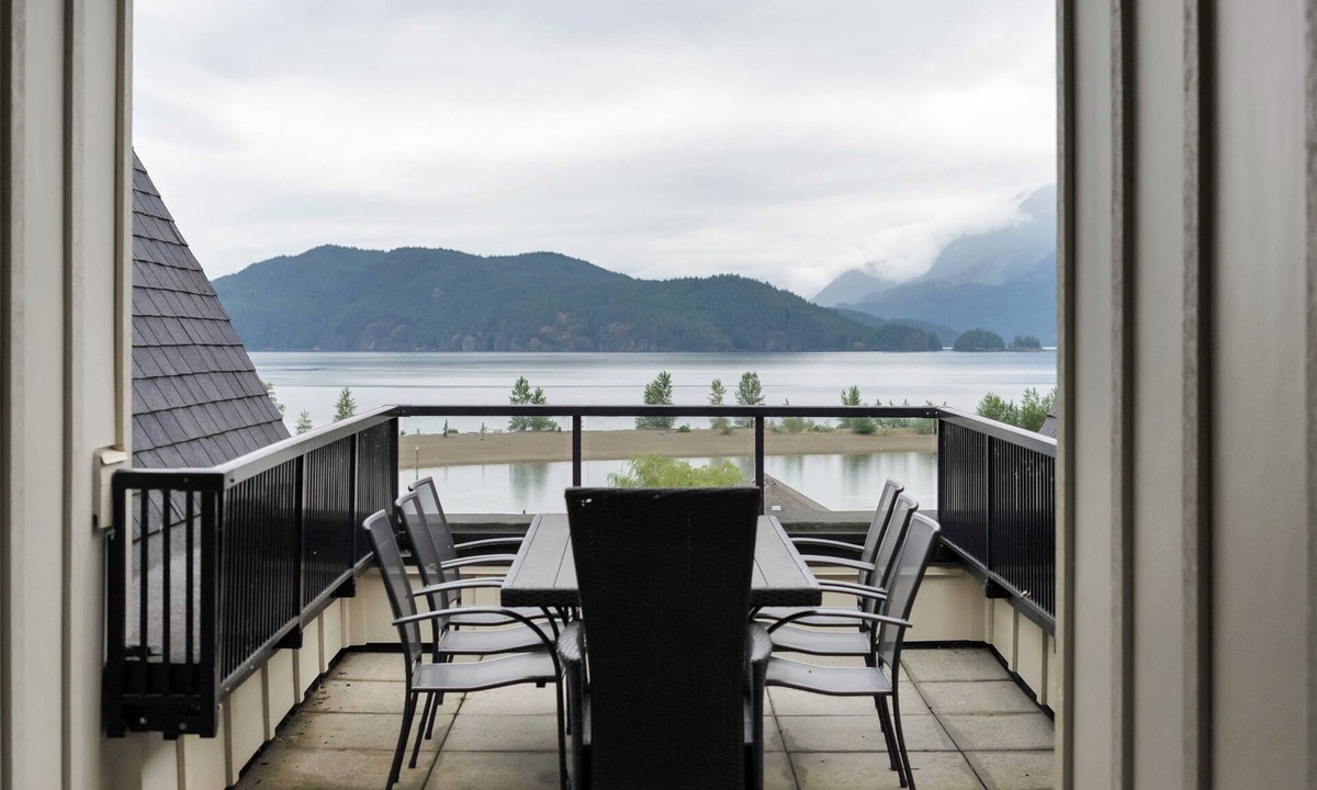 Harrison Hot Springs Apartment | Harmony Haven 2BR Lakefront Suite