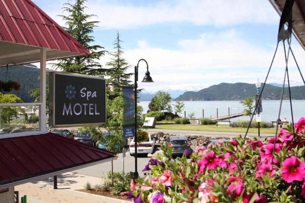 Harrison Hot Springs Hotel | Harrison Spa Motel