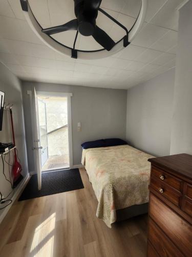 Medicine Hat Hotel | Hat Motel