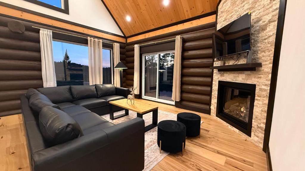 Saint-Faustin-Lac-Carre Ski Chalet | Haveli Du Mont Blanc