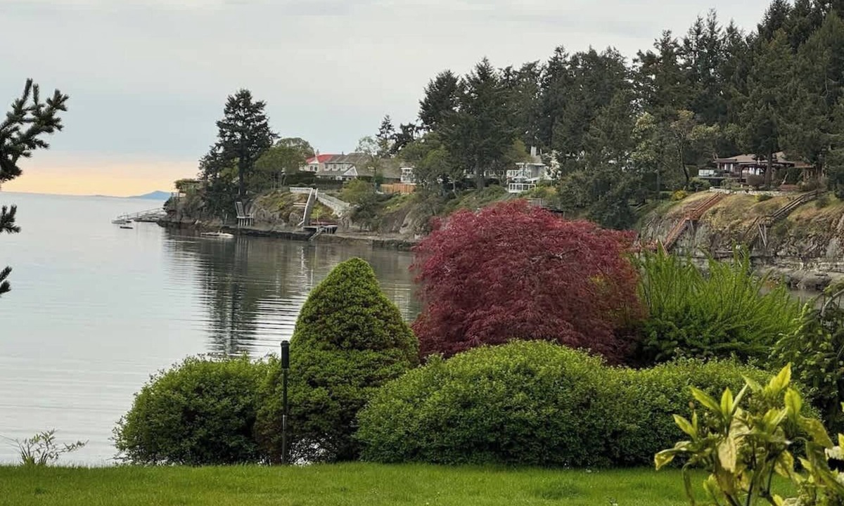 Regional District of Nanaimo Condo | Haven By The Sea Oceanfront 2 King Beds + Air Conditioning + Private Decks