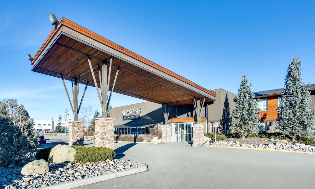 High River Hotel | Heritage Inn Hotel & Convention Centre High River