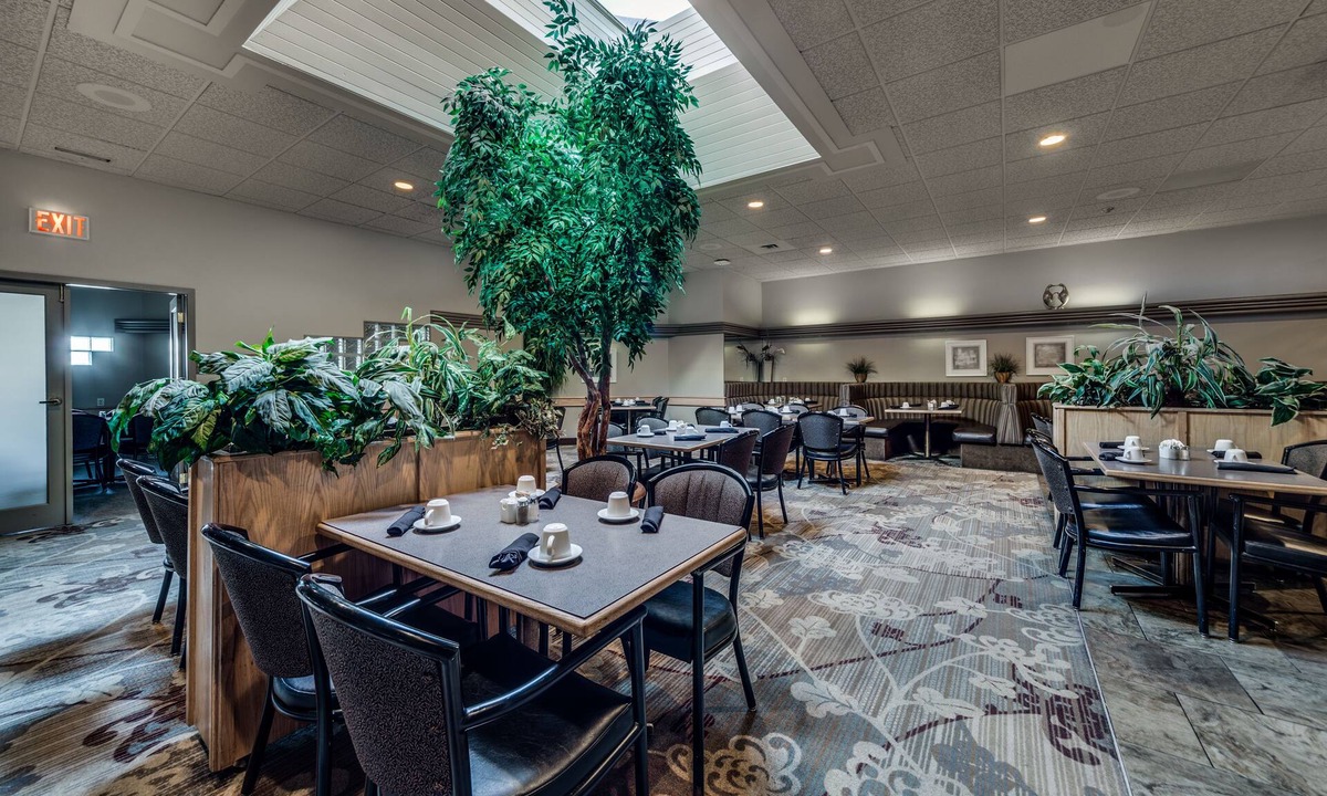 Cranbrook Hotel | Heritage Inn Hotel & Convention Centre Cranbrook