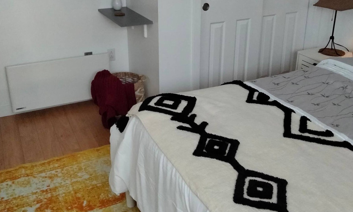 Saanich West Apartment | Hidden Gem 15 min to downtown Victoria, no cleaning fee