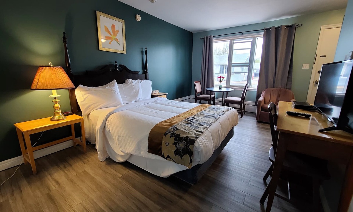 North Sydney Hotel | Highland Motel