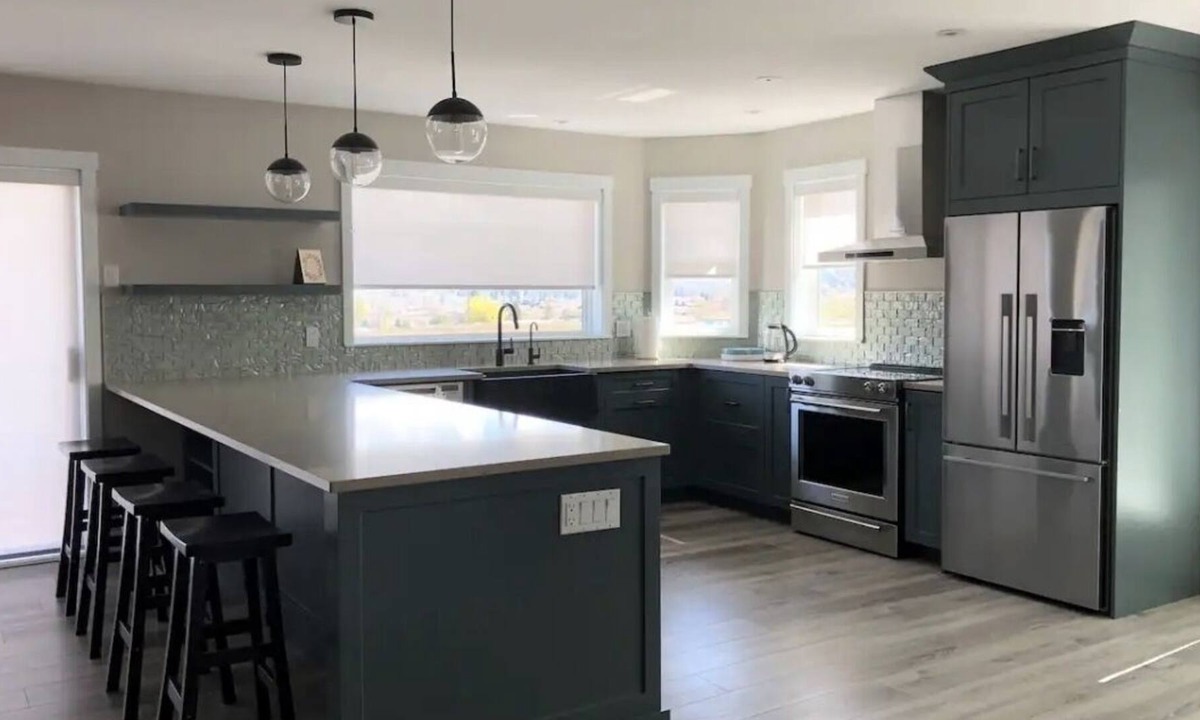 Oliver House | Hillside Haven - Wine Country - Hot tub